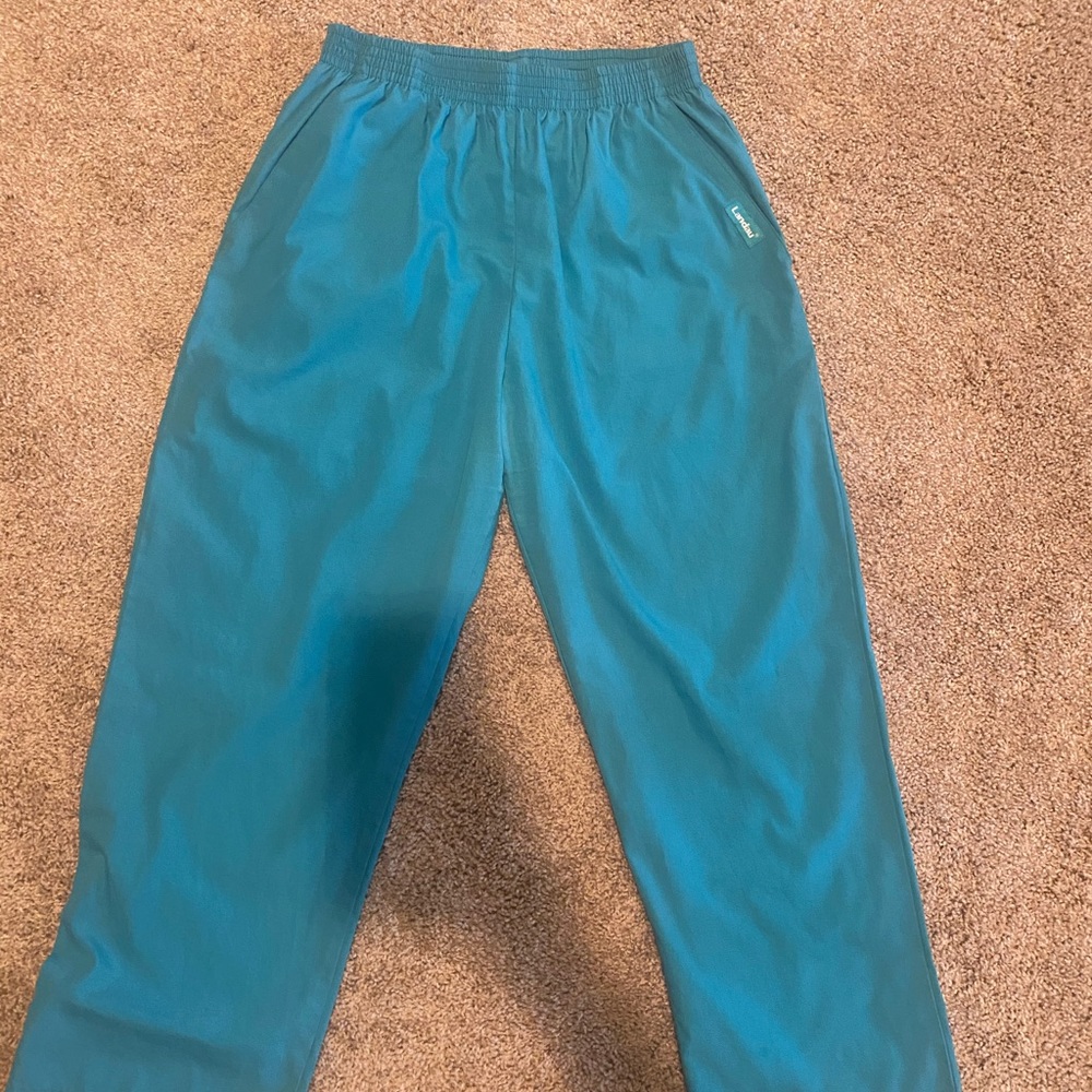 Aqua women’s scrubs